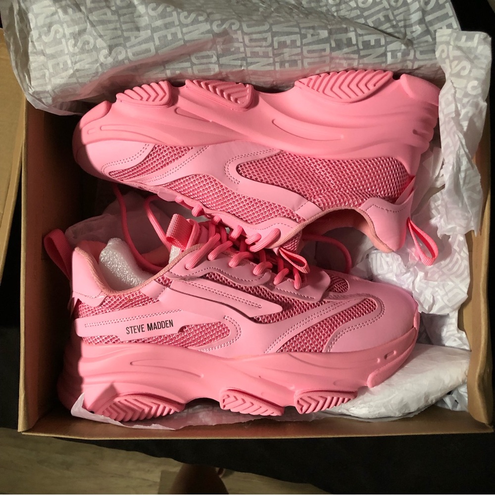 Steve Madden Possession Hot Pink size 9.5 womens